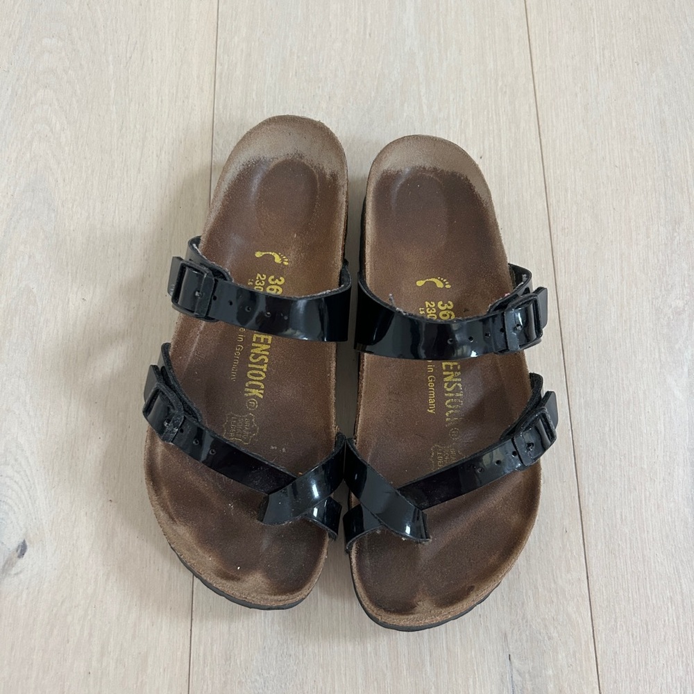 Birkenstock Women’s Mayari Patent Leather Sandal size 36